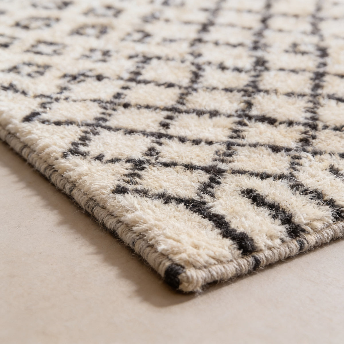 S100 handmade kilim rug — closeup view