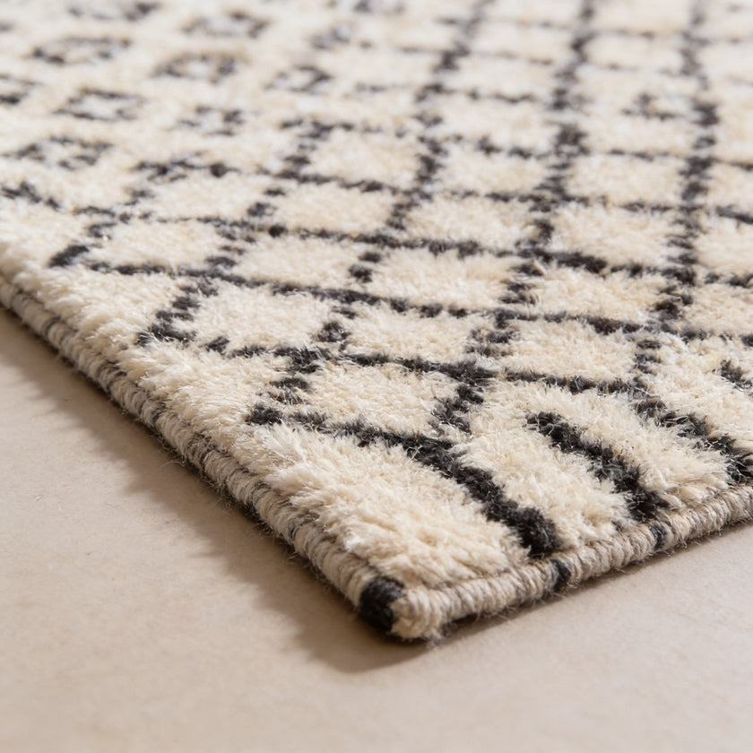 S100 handmade kilim rug — closeup view