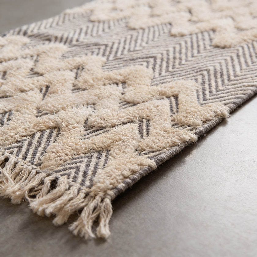 S101 handmade kilim rug — closeup view