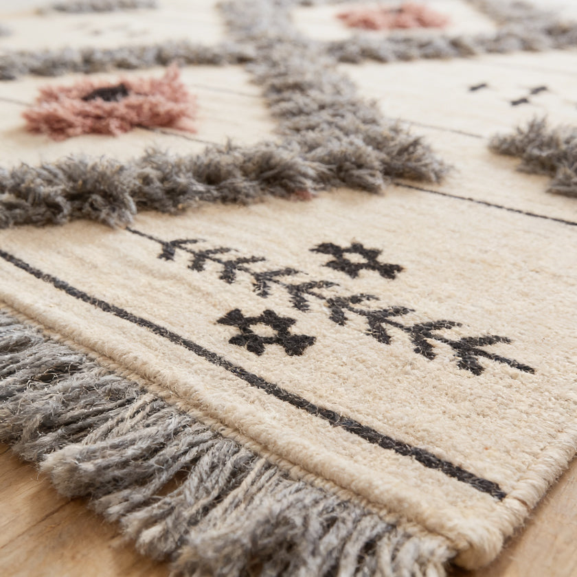 S119 handmade kilim rug — closeup view