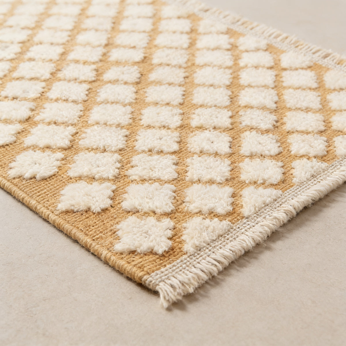 S121 handmade kilim rug — closeup view