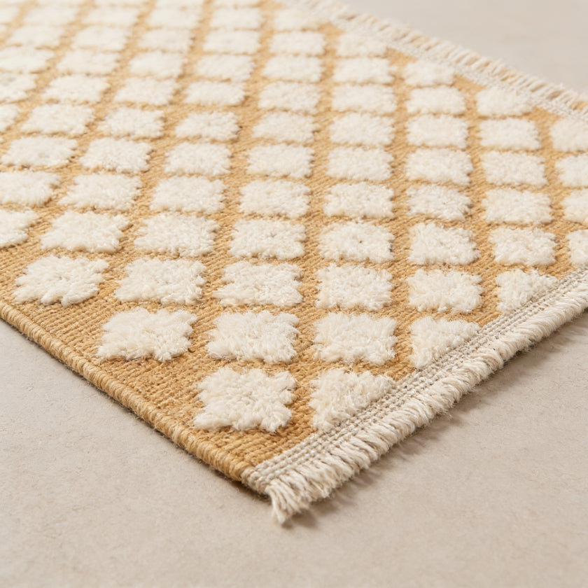 S121 handmade kilim rug — closeup view