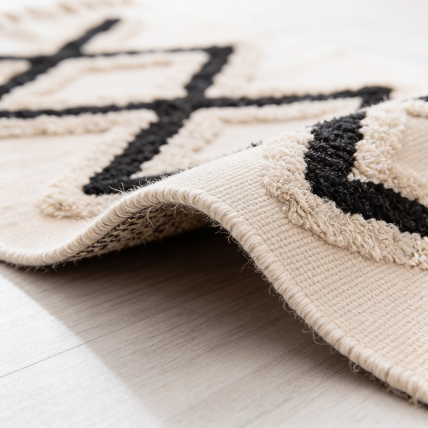 S125 handmade kilim rug — closeup view