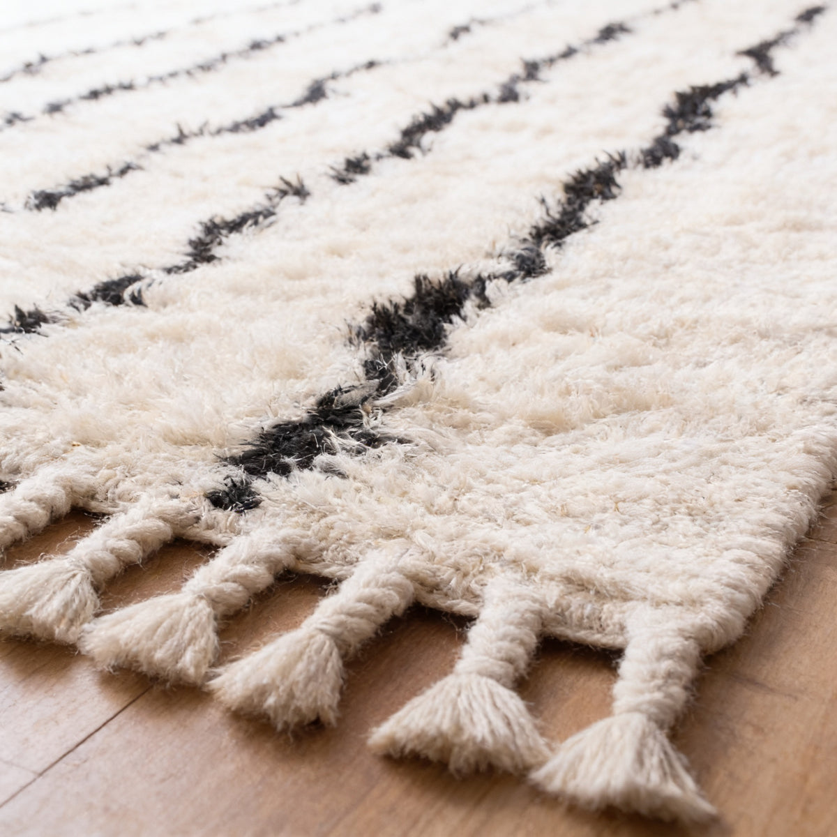 S126 handmade kilim rug — closeup view