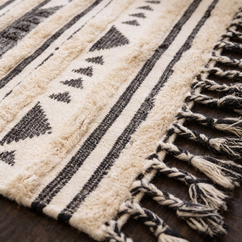 S130 handmade kilim rug — closeup view