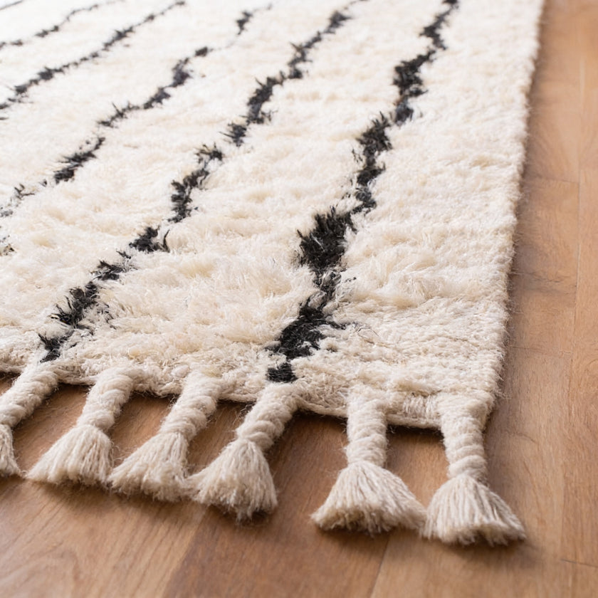 S132 handmade kilim rug — closeup view