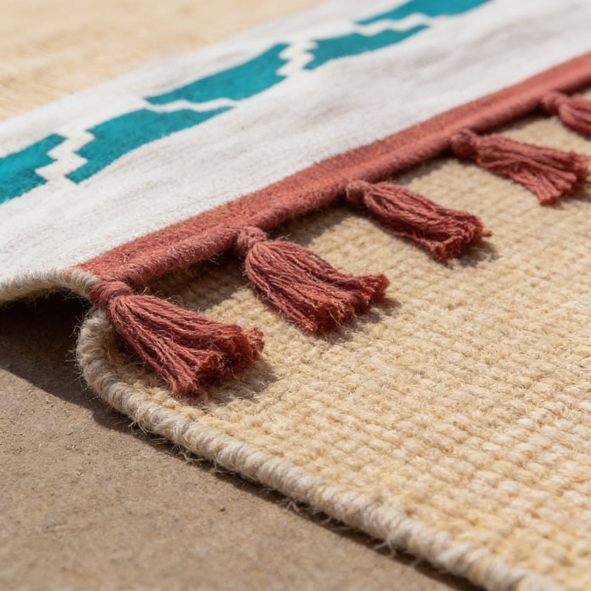 S138 handmade kilim rug — closeup view