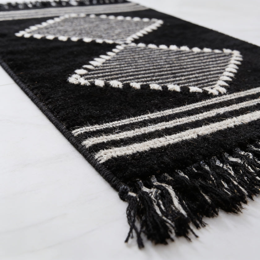 S148 handmade kilim rug — closeup view