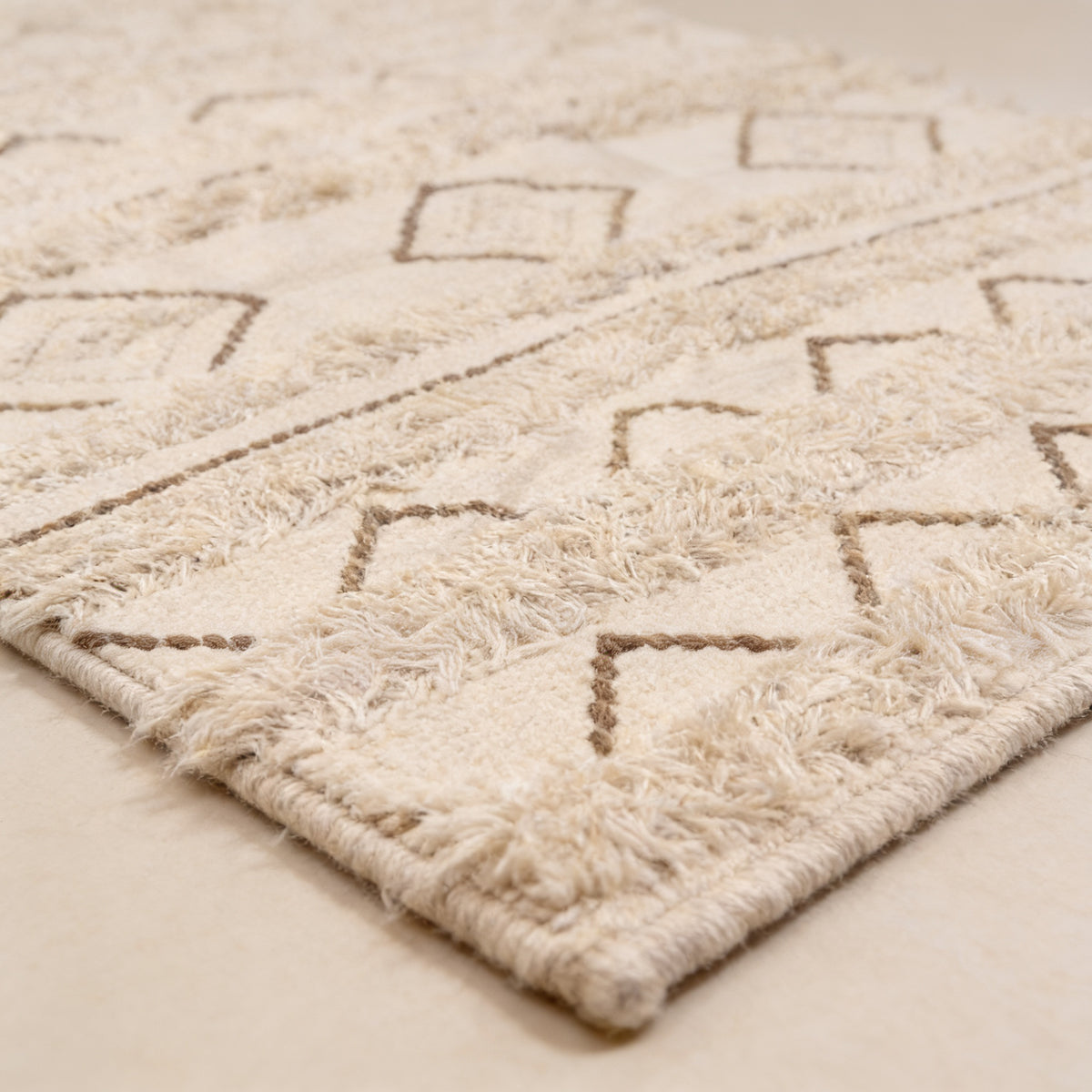 S15 handmade kilim rug — closeup view