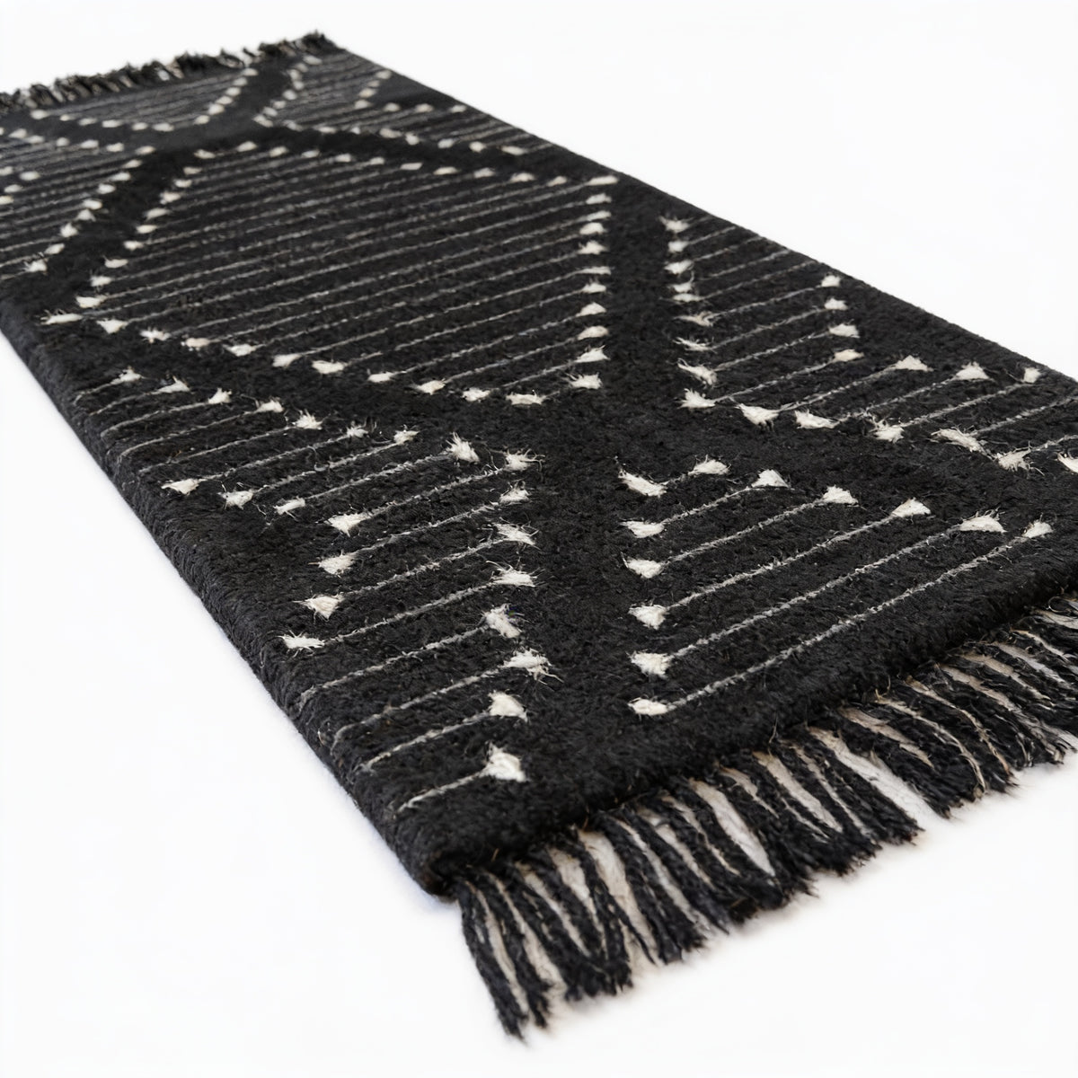 S152 handmade kilim rug — closeup view