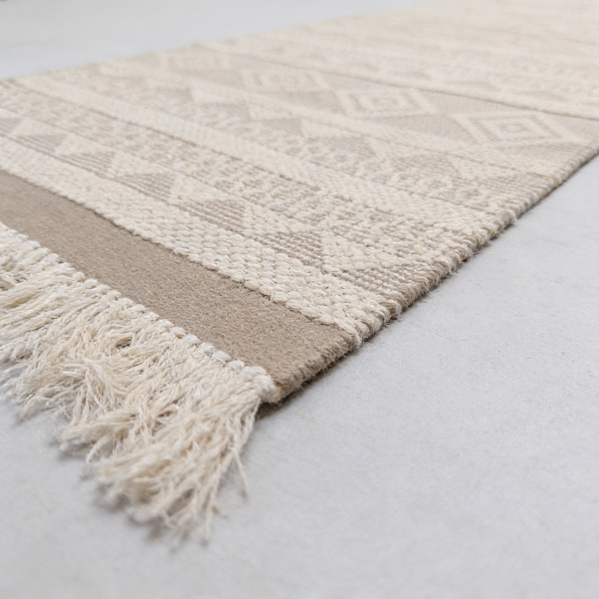 S153 handmade kilim rug — closeup view