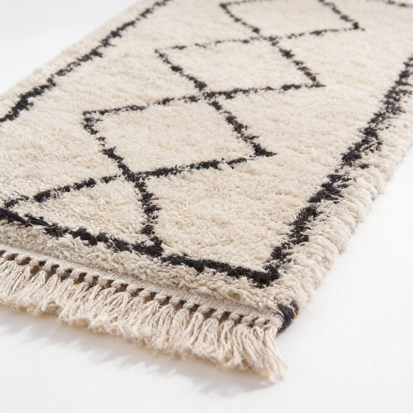 S155 handmade kilim rug — closeup view