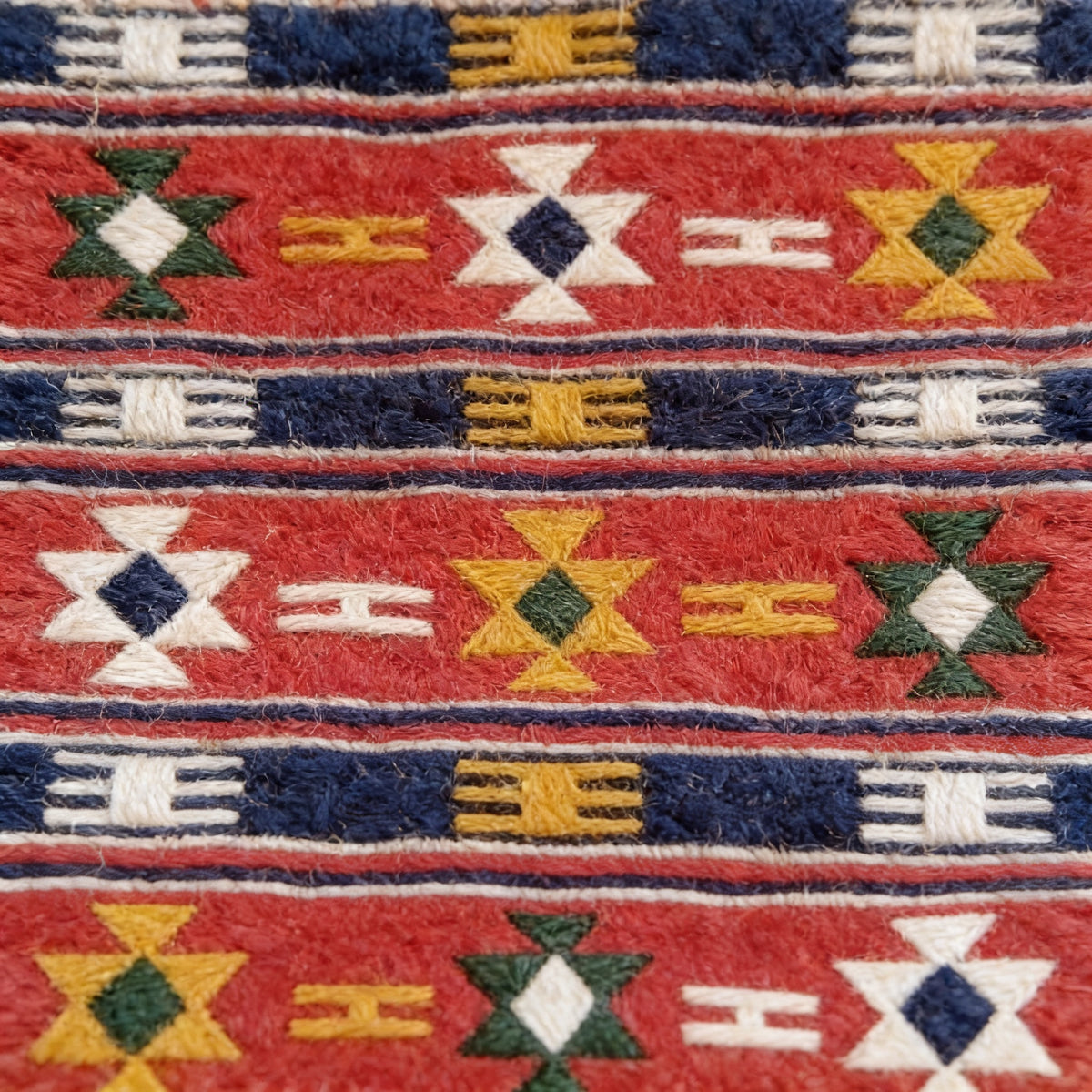 S163 handmade kilim rug closeup view