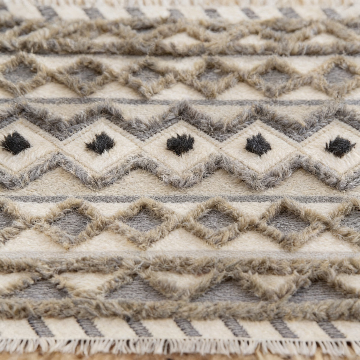 S208 handmade kilim rug closeup view