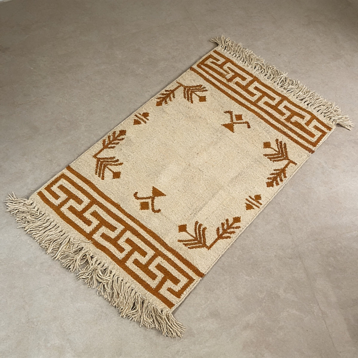 S215 handmade kilim rug lifestyle view