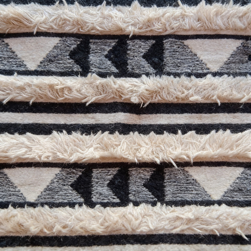 S223 handmade kilim rug closeup view