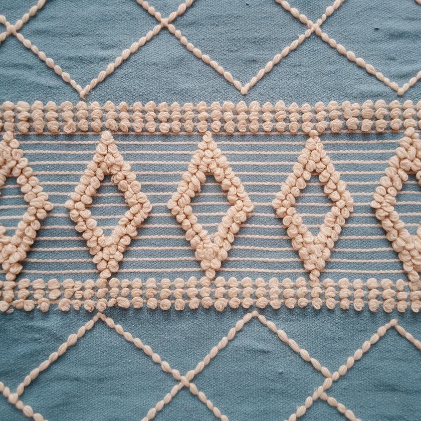S225 handmade kilim rug closeup view