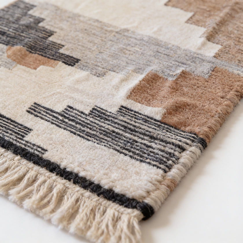 S252 handmade kilim rug closeup view