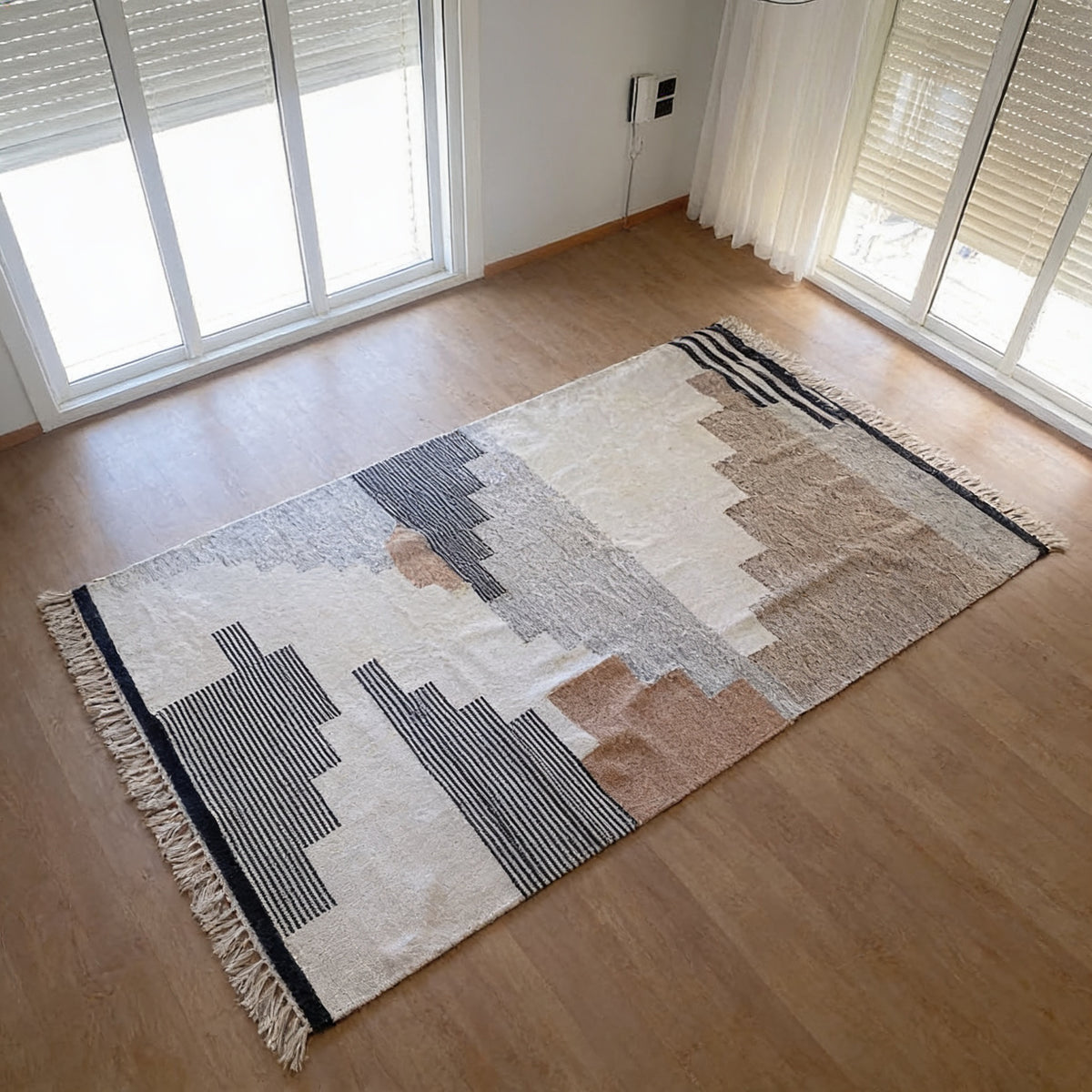 S252 handmade kilim rug lifestyle view