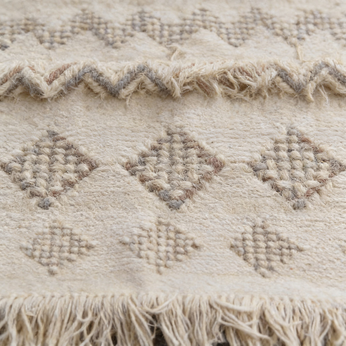 S261 handmade kilim rug closeup view