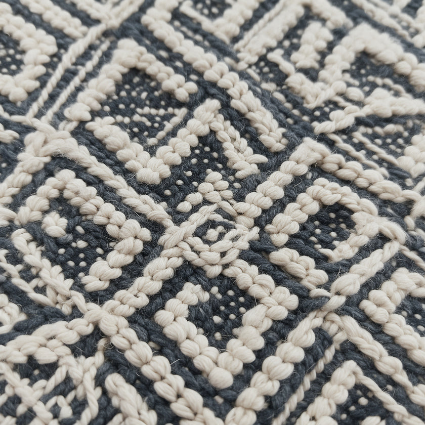 S264 handmade kilim rug closeup view