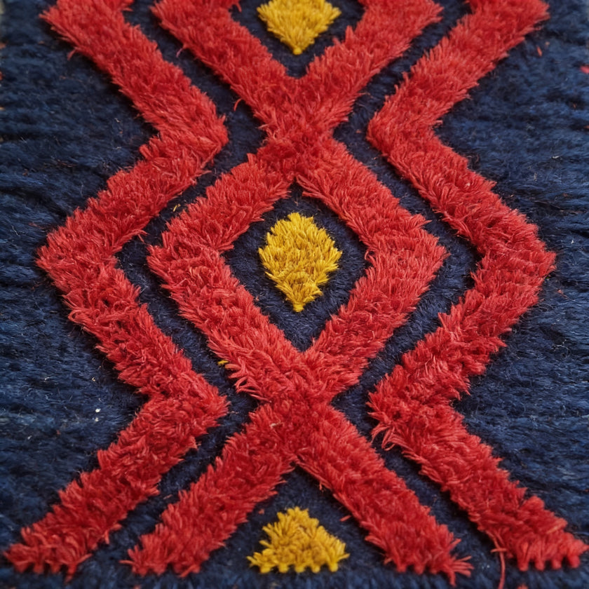 S272 handmade kilim rug closeup view