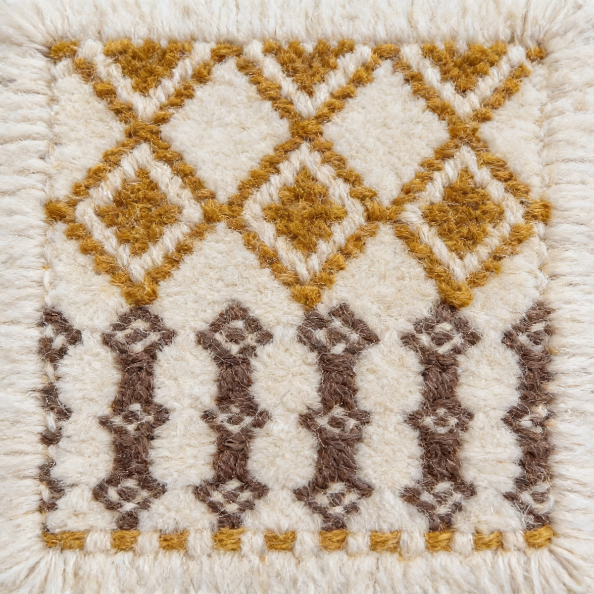 S282 handmade kilim rug closeup view