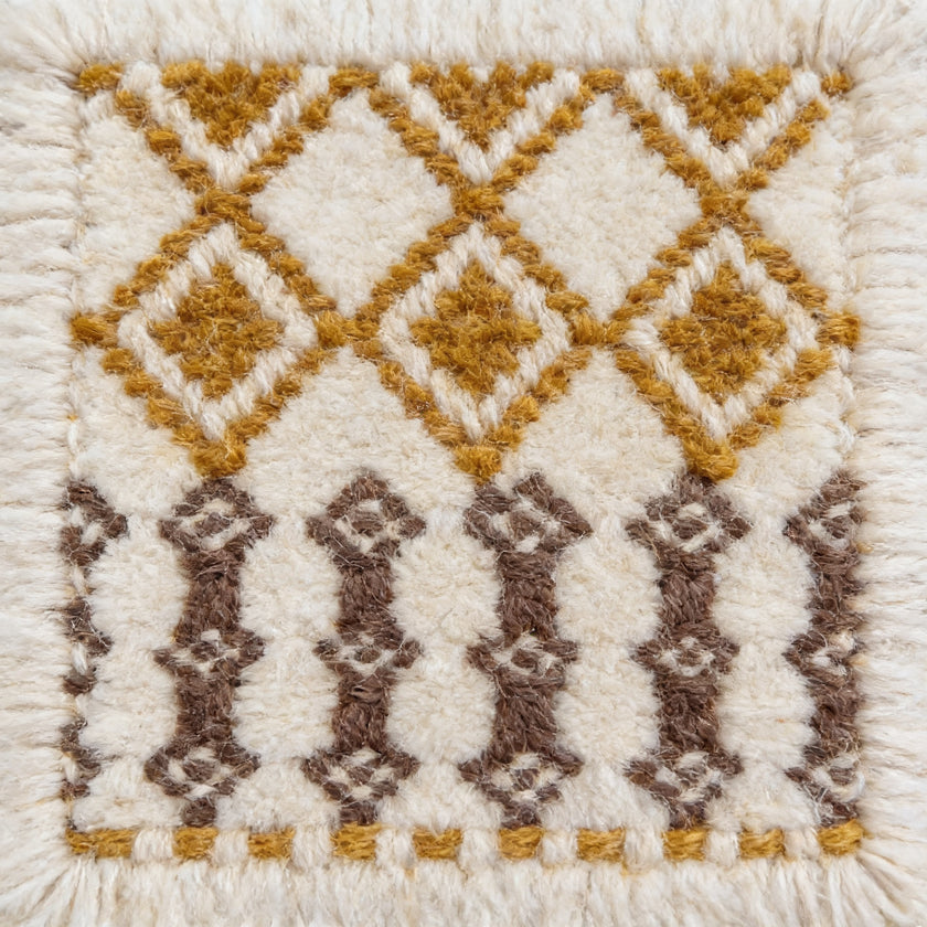S282 handmade kilim rug closeup view