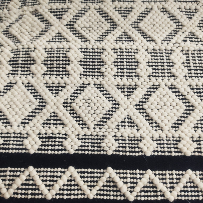 S292 handmade kilim rug closeup view