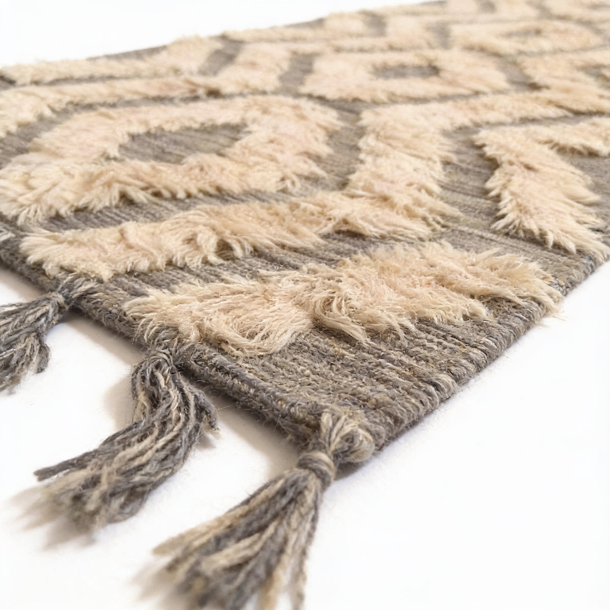 S31 handmade kilim rug — closeup view
