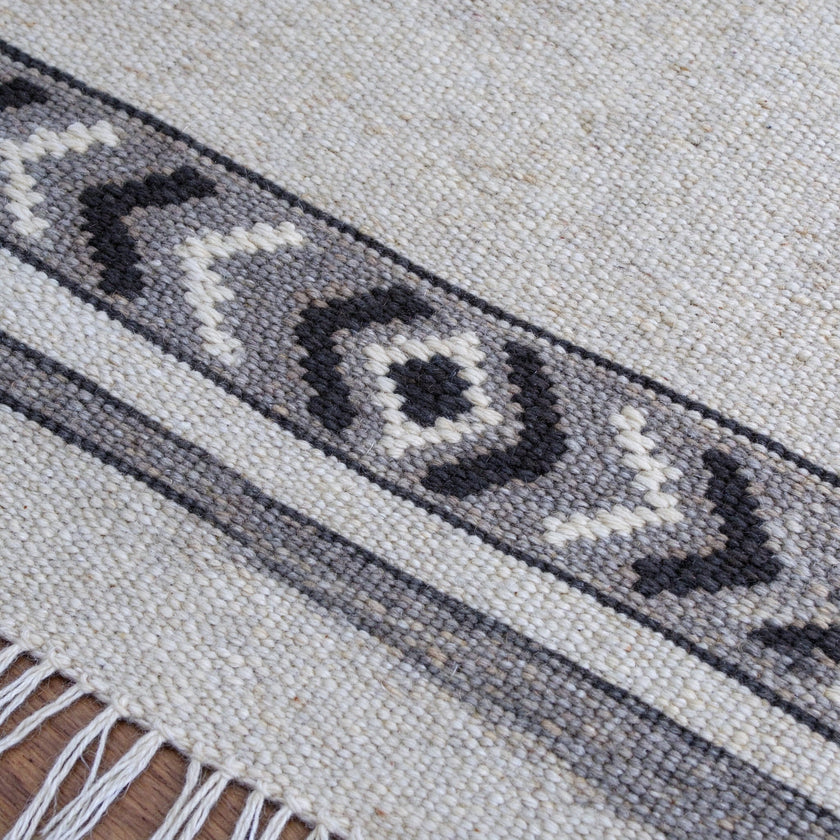 S314 handmade kilim rug closeup view