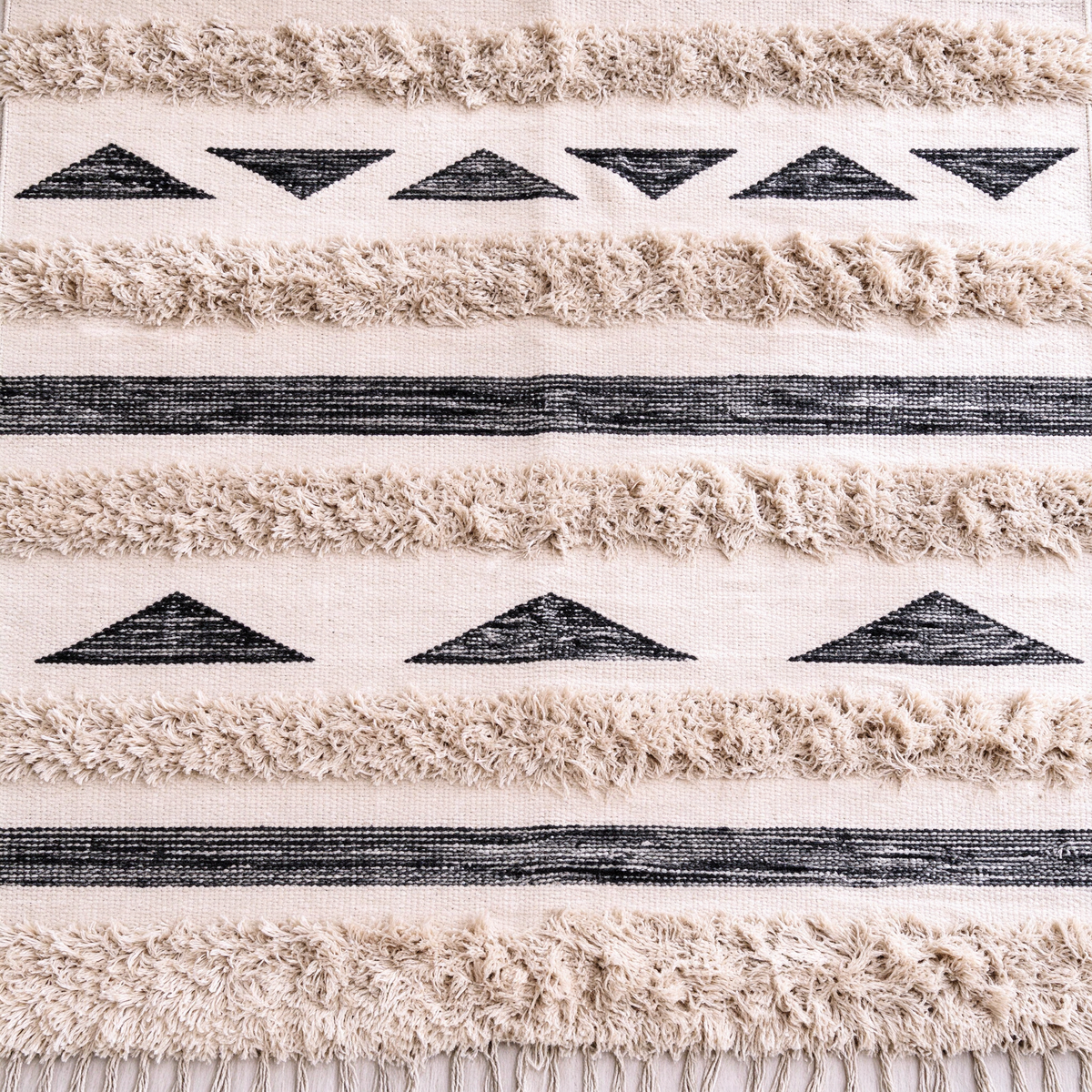 S325 handmade kilim rug closeup view