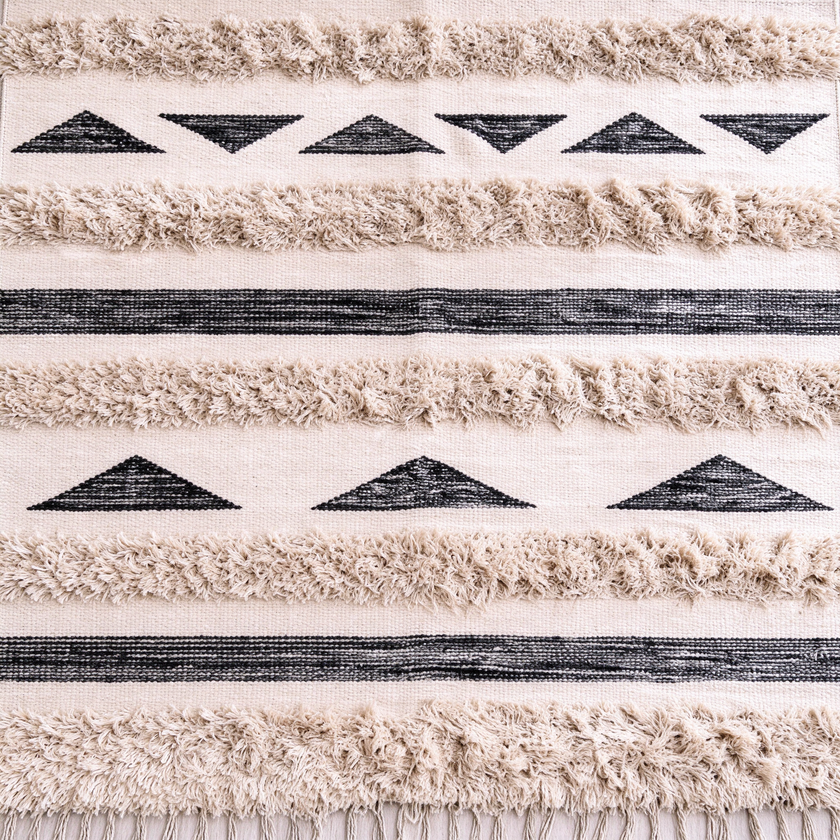 S325 handmade kilim rug closeup view