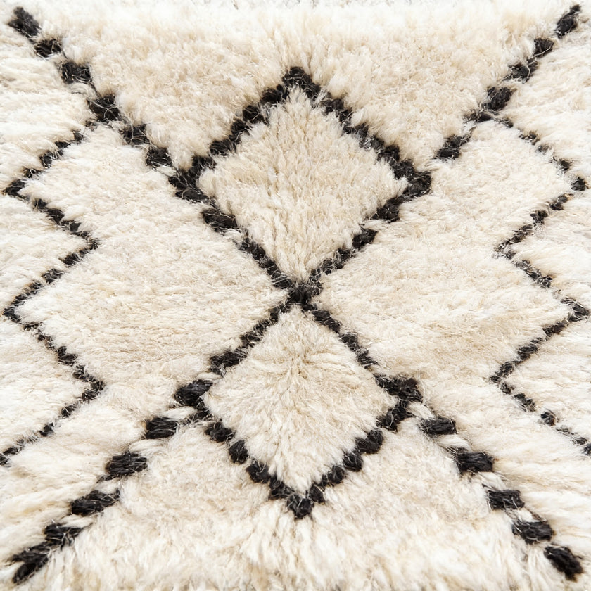 S331 handmade kilim rug closeup view