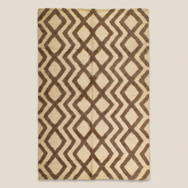 Off-White & Coffee Handmade Kilim Rug – 150 × 200 cm – S344 — light beige studio photo