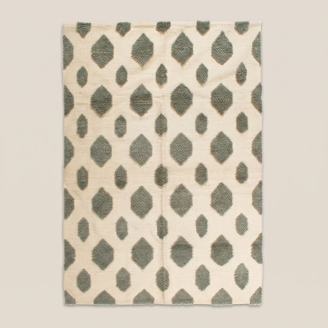 Off-White & Mint Green Handmade Kilim Rug – 150 × 200 cm – S346 — light beige studio photo