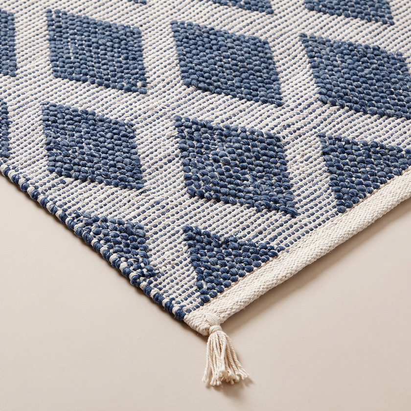 Off-White & Navy Handmade Kilim Rug – 150 × 200 cm – S350 — woven texture close-up
