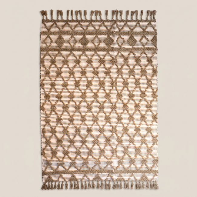 Off-White & Dark Beige Handmade Kilim Rug – 150 × 200 cm – S352 — light beige studio photo