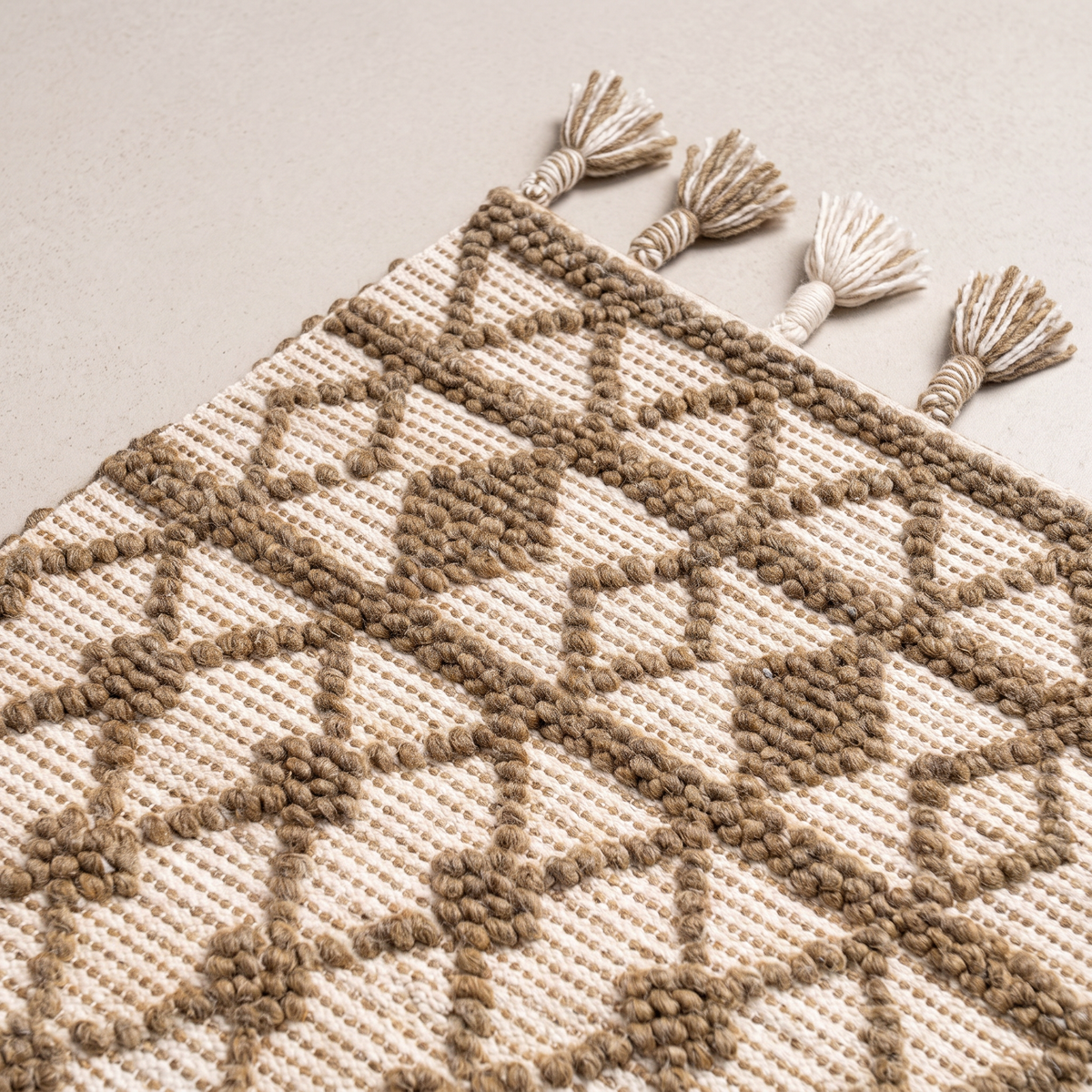 Off-White & Dark Beige Handmade Kilim Rug – 150 × 200 cm – S352 — woven texture close-up