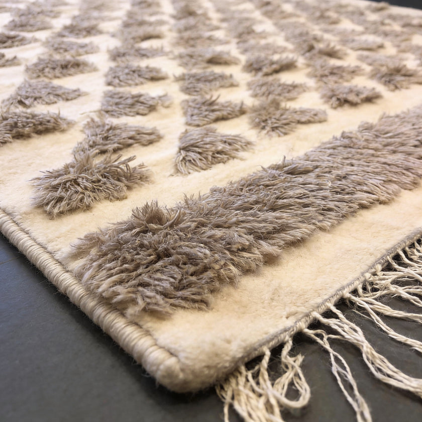 S38 handmade kilim rug — closeup view