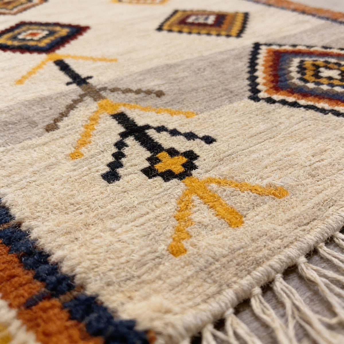 S54 handmade kilim rug — closeup view