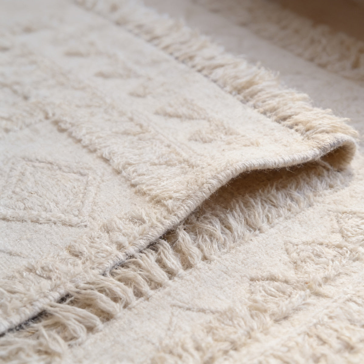 S7 handmade kilim rug — closeup view