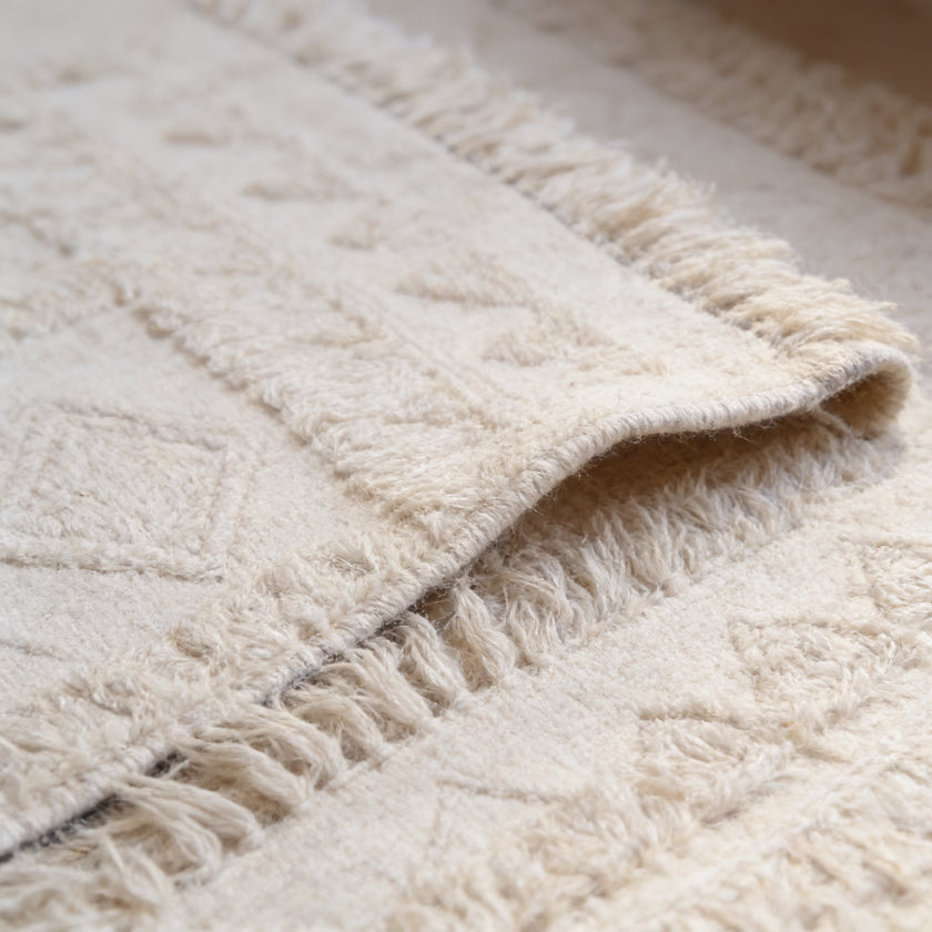 S7 handmade kilim rug — closeup view