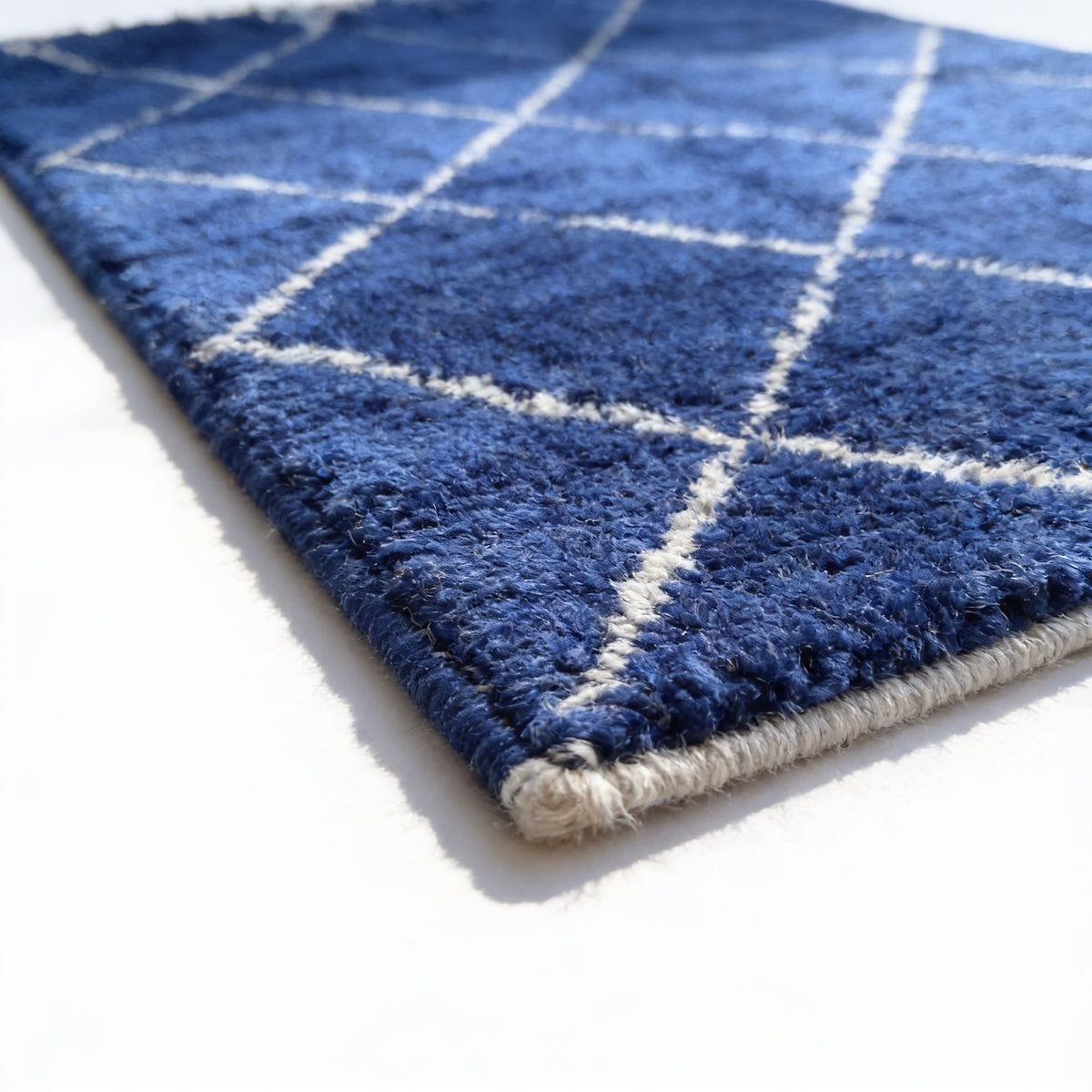 S75 handmade kilim rug — closeup view