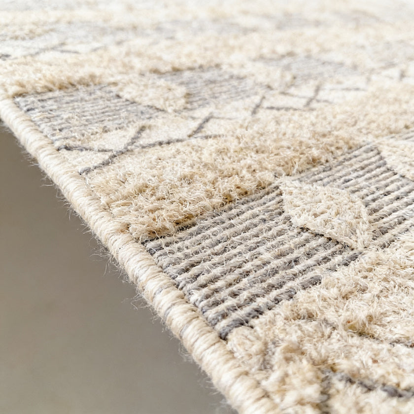S81 handmade kilim rug — closeup view