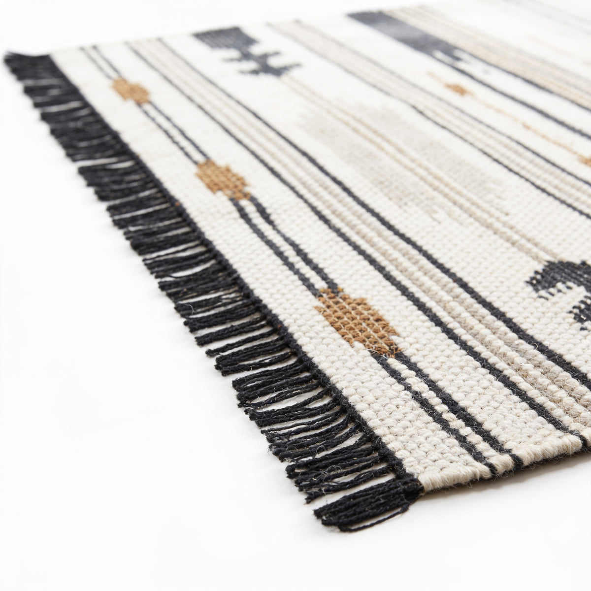S83 handmade kilim rug — closeup view