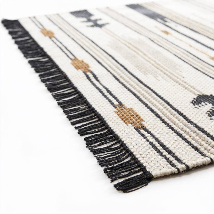 S83 handmade kilim rug — closeup view