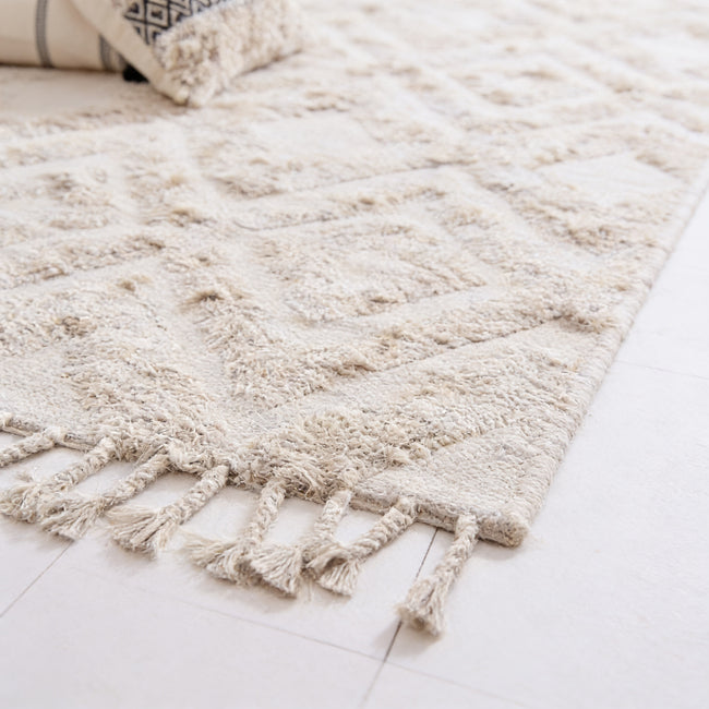 S96 handmade kilim rug — closeup view