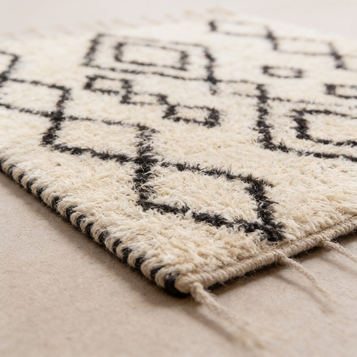 S98 handmade kilim rug — closeup view
